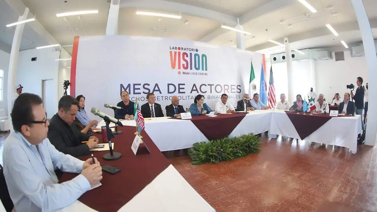 Primer laboratorio internacional de gestión metropolitana en Nuevo Laredo Mesa de Actores (4)